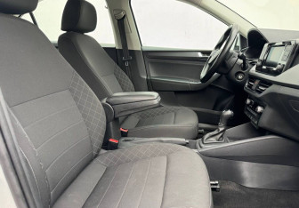 Подержанный автомобиль Skoda Rapid Liftback 2021 года (10 фото)
