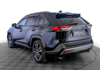 Подержанный автомобиль Toyota RAV4 2019 года (7 фото)