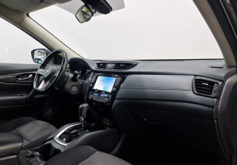 Подержанный автомобиль Nissan X-Trail 2020 года (10 фото)