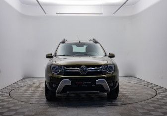 Подержанный автомобиль Renault Duster 2015 года (2 фото)