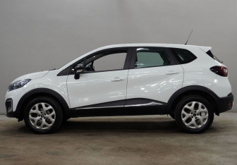 Подержанный автомобиль Renault Kaptur 2017 года (8 фото)