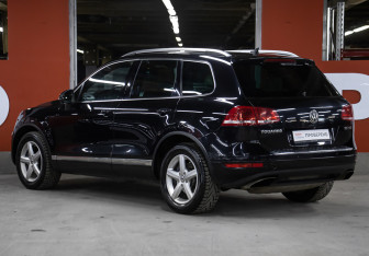 Подержанный автомобиль Volkswagen Touareg 2014 года (7 фото)