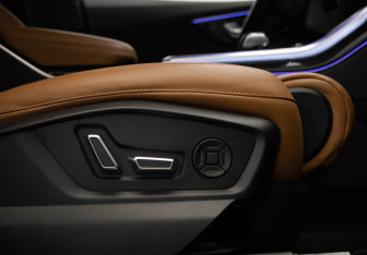 Подержанный автомобиль Audi Q8 2019 года (32 фото)