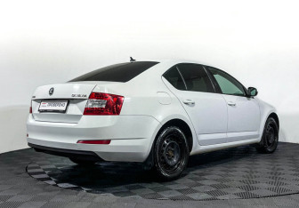 Подержанный автомобиль Skoda Octavia Liftback 2016 года (5 фото)