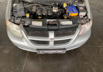Подержанный автомобиль Dodge Caravan 2003 года (17 фото)