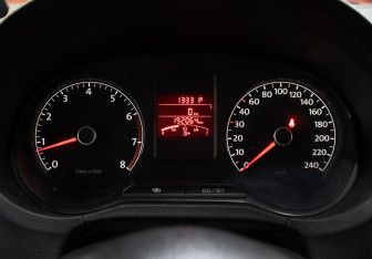 Подержанный автомобиль Volkswagen Polo Sedan 2013 года (13 фото)