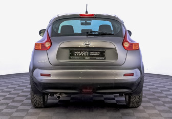 Подержанный автомобиль Nissan Juke 2014 года (6 фото)