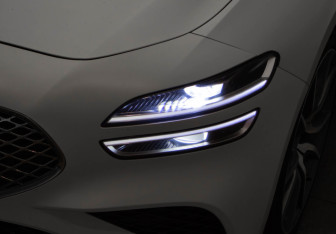 Подержанный автомобиль Genesis G70 2021 года (30 фото)