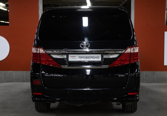 Подержанный автомобиль Toyota Alphard 2012 года (6 фото)