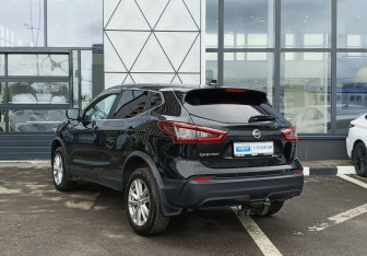 Подержанный автомобиль Nissan Qashqai 2021 года (7 фото)