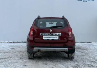 Подержанный автомобиль Renault Duster 2013 года (6 фото)