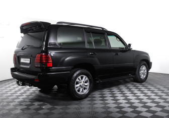 Подержанный автомобиль Toyota Land Cruiser Suv 2002 года (5 фото)