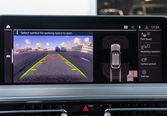Подержанный автомобиль BMW X4 2022 года (16 фото)