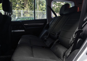Подержанный автомобиль Mitsubishi Pajero 2011 года (8 фото)