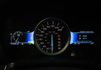 Подержанный автомобиль Ford Explorer 2013 года (16 фото)