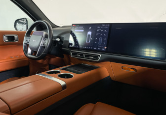 Подержанный автомобиль LiXiang L7 2023 года (9 фото)