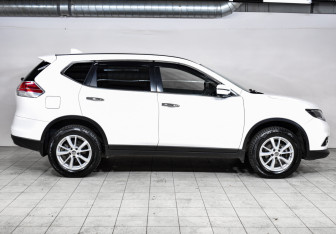 Подержанный автомобиль Nissan X-Trail 2018 года (4 фото)