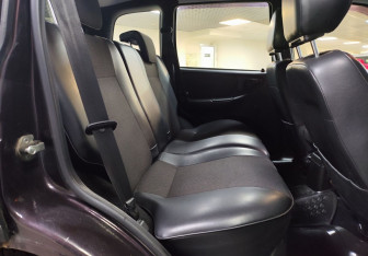 Подержанный автомобиль Chevrolet Niva 2010 года (14 фото)