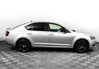 Подержанный автомобиль Skoda Octavia Liftback 2017 года (4 фото)