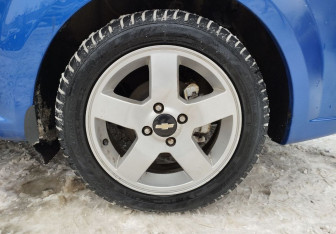 Подержанный автомобиль Chevrolet Aveo Sedan 2010 года (14 фото)