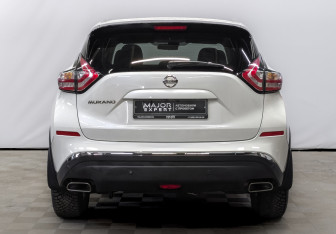 Подержанный автомобиль Nissan Murano Suv 2021 года (7 фото)
