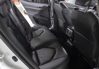 Подержанный автомобиль Toyota Camry Sedan 2021 года (12 фото)