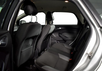 Подержанный автомобиль Ford Focus Wagon 2013 года (11 фото)