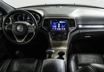 Подержанный автомобиль Jeep Grand Cherokee 2013 года (11 фото)
