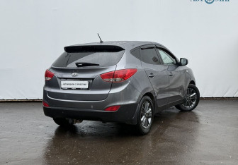 Подержанный автомобиль Hyundai ix35 2014 года (5 фото)