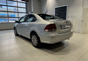 Подержанный автомобиль Volkswagen Polo Sedan 2011 года (6 фото)