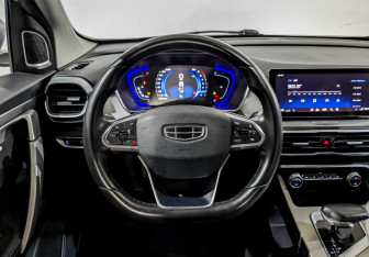 Подержанный автомобиль Geely Coolray 2022 года (19 фото)