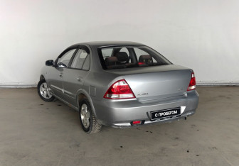 Подержанный автомобиль Nissan Almera Classic 2008 года (4 фото)
