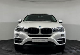 Подержанный автомобиль BMW X6 2016 года (3 фото)