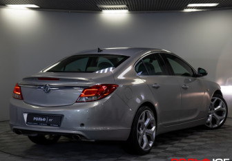 Подержанный автомобиль Opel Insignia Liftback 2008 года (21 фото)