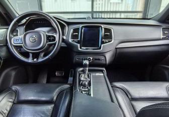 Подержанный автомобиль Volvo XC90 2018 года (18 фото)