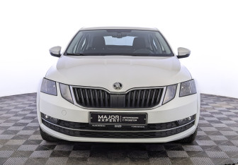 Подержанный автомобиль Skoda Octavia Liftback 2018 года (2 фото)