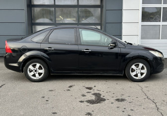 Подержанный автомобиль Ford Focus Sedan 2011 года (4 фото)