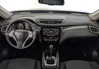 Подержанный автомобиль Nissan X-Trail 2018 года (14 фото)