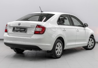 Подержанный автомобиль Skoda Rapid Liftback 2019 года (5 фото)
