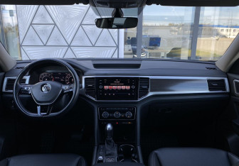 Подержанный автомобиль Volkswagen Teramont 2018 года (12 фото)