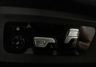Подержанный автомобиль BMW X6 2022 года (17 фото)