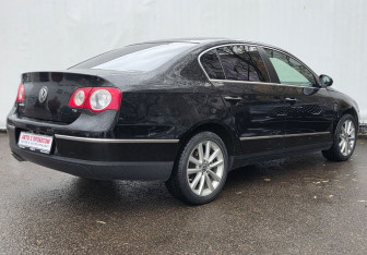 Подержанный автомобиль Volkswagen Passat Sedan 2009 года (5 фото)