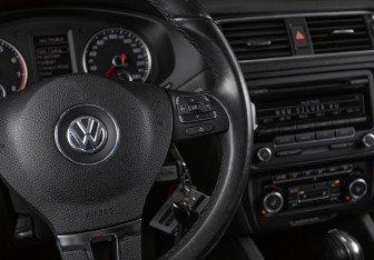 Подержанный автомобиль Volkswagen Jetta Sedan 2012 года (12 фото)