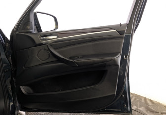 Подержанный автомобиль BMW X6 2013 года (25 фото)