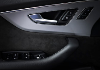 Подержанный автомобиль Audi Q7 2019 года (20 фото)