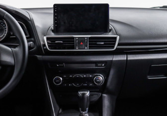 Подержанный автомобиль Mazda 3 Sedan 2015 года (11 фото)