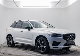 Подержанный автомобиль Volvo XC60 2020 года (3 фото)