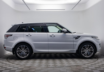 Подержанный автомобиль Land Rover Range Rover Sport 2016 года (6 фото)