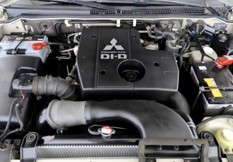 Подержанный автомобиль Mitsubishi Pajero 2008 года (9 фото)