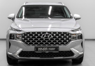 Подержанный автомобиль Hyundai Santa Fe 2021 года (2 фото)